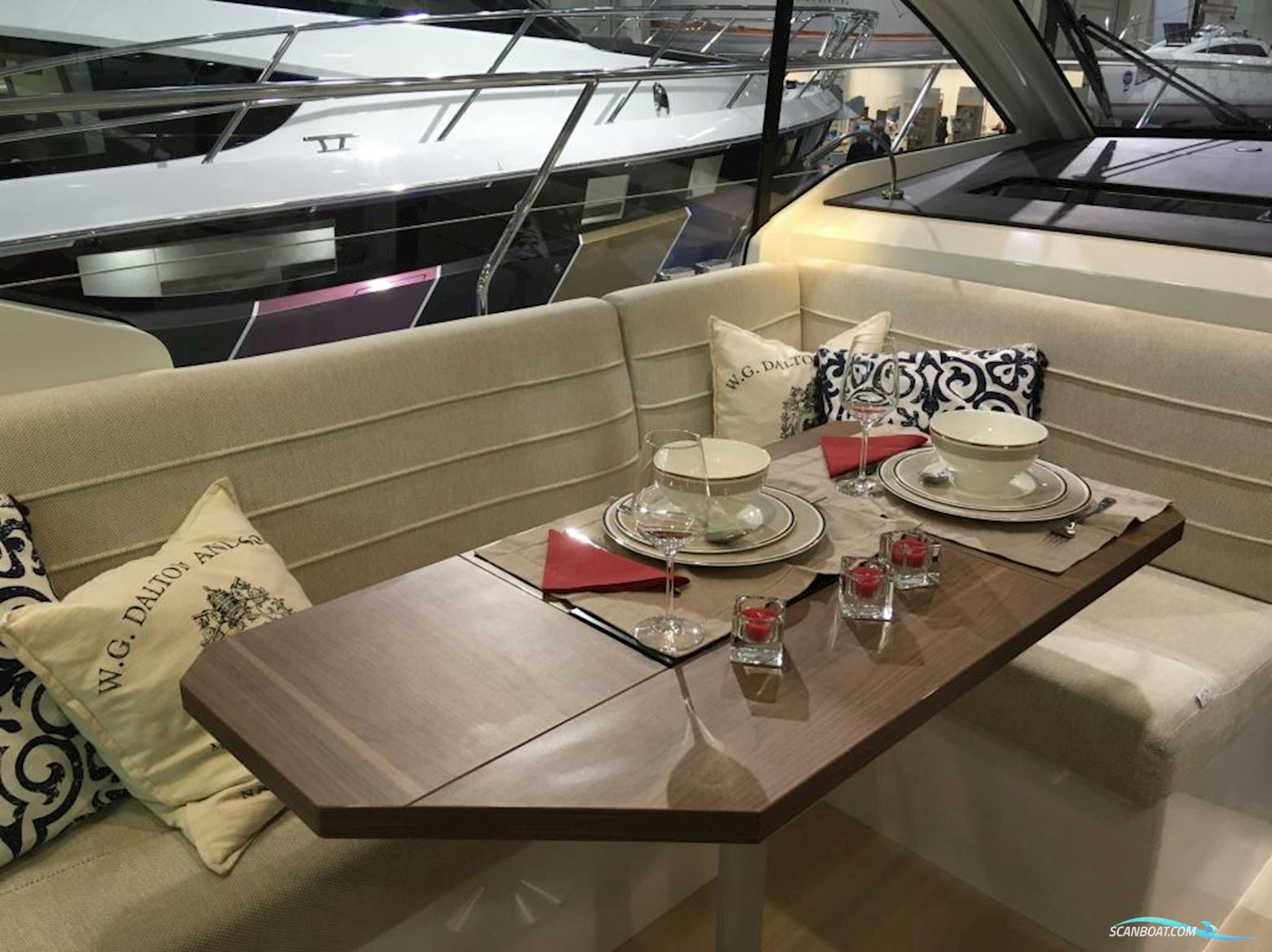 Sealine C330