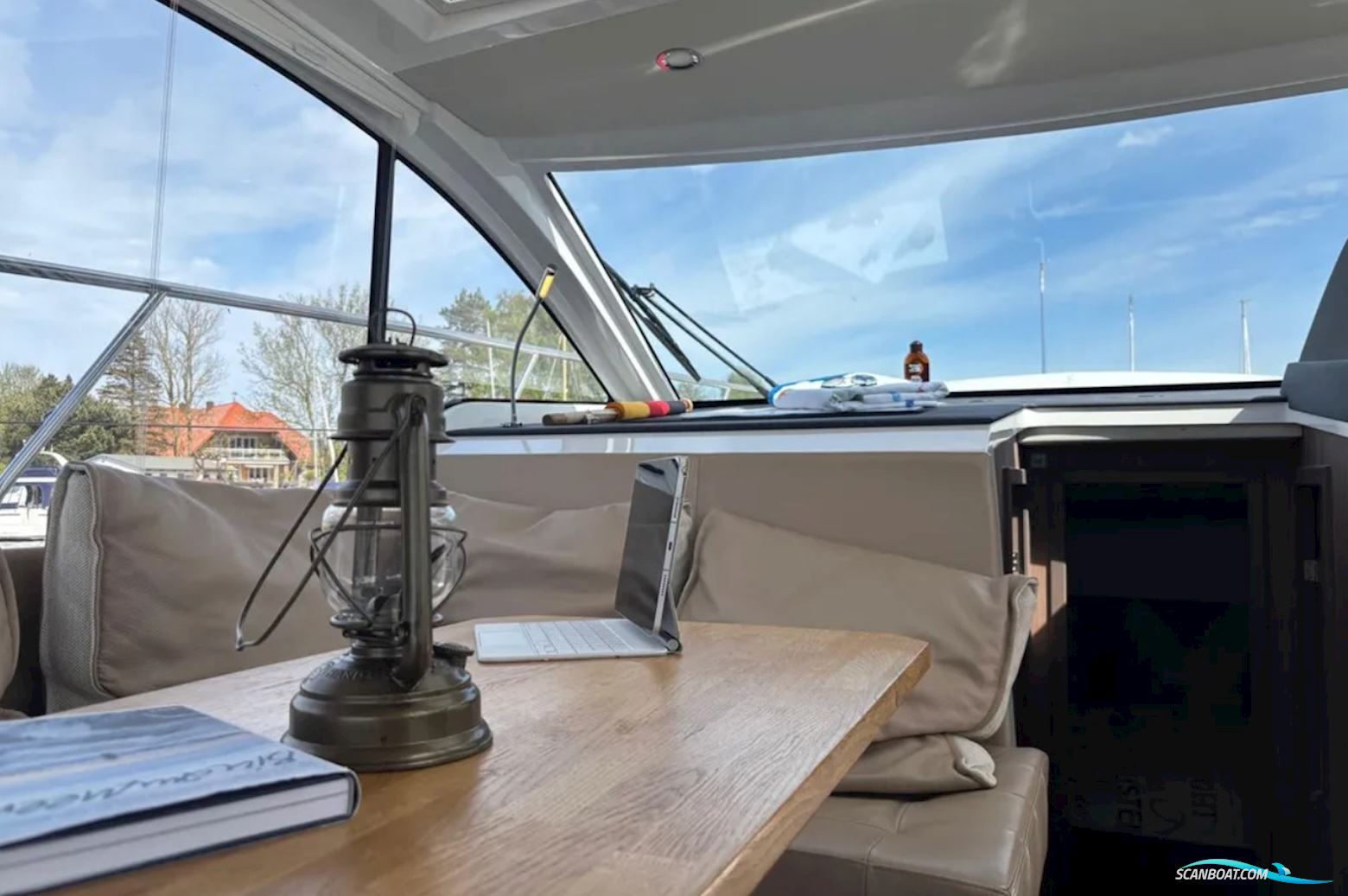 Sealine C330