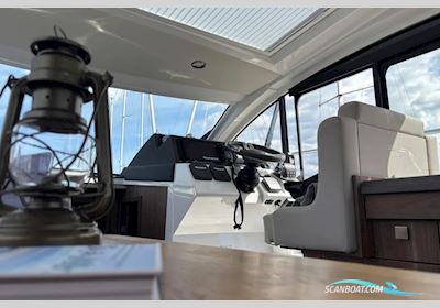 Sealine C330 Motorboot 2014, mit Volvo D3- 220 motor, Deutschland
