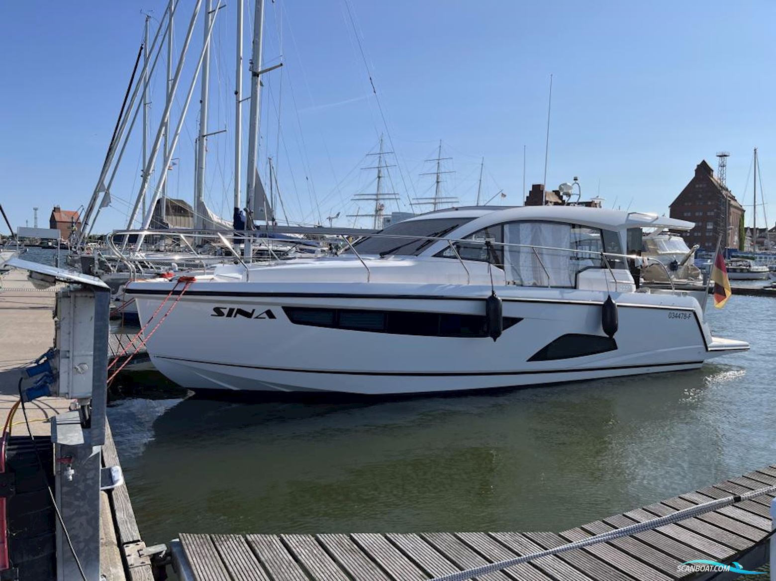 Sealine C330
