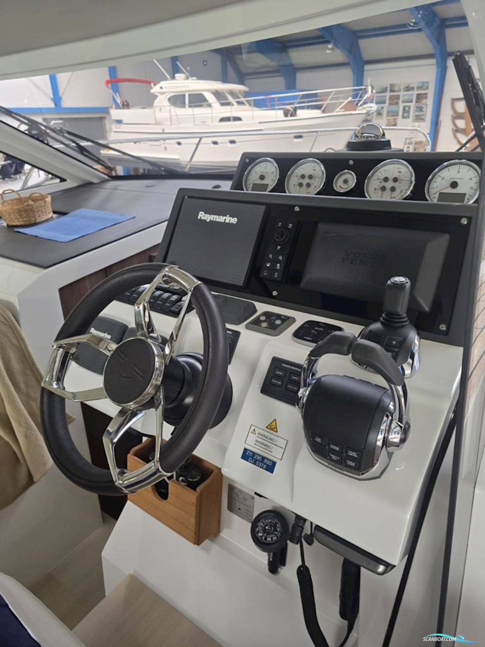 Sealine C330