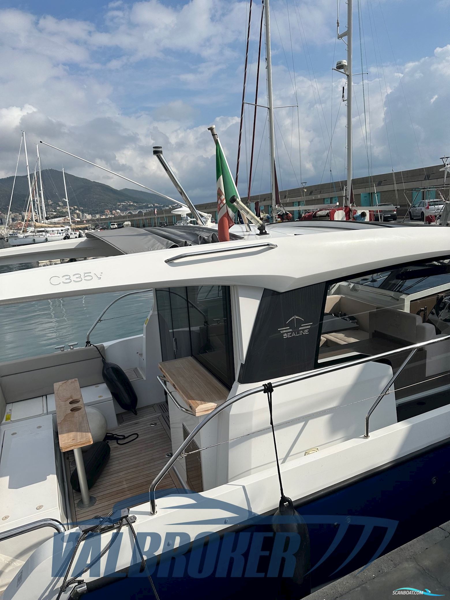 Sealine C335V