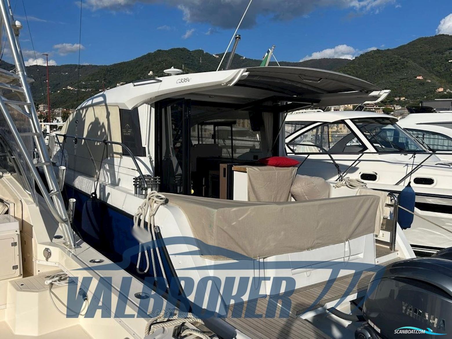 Sealine C335V