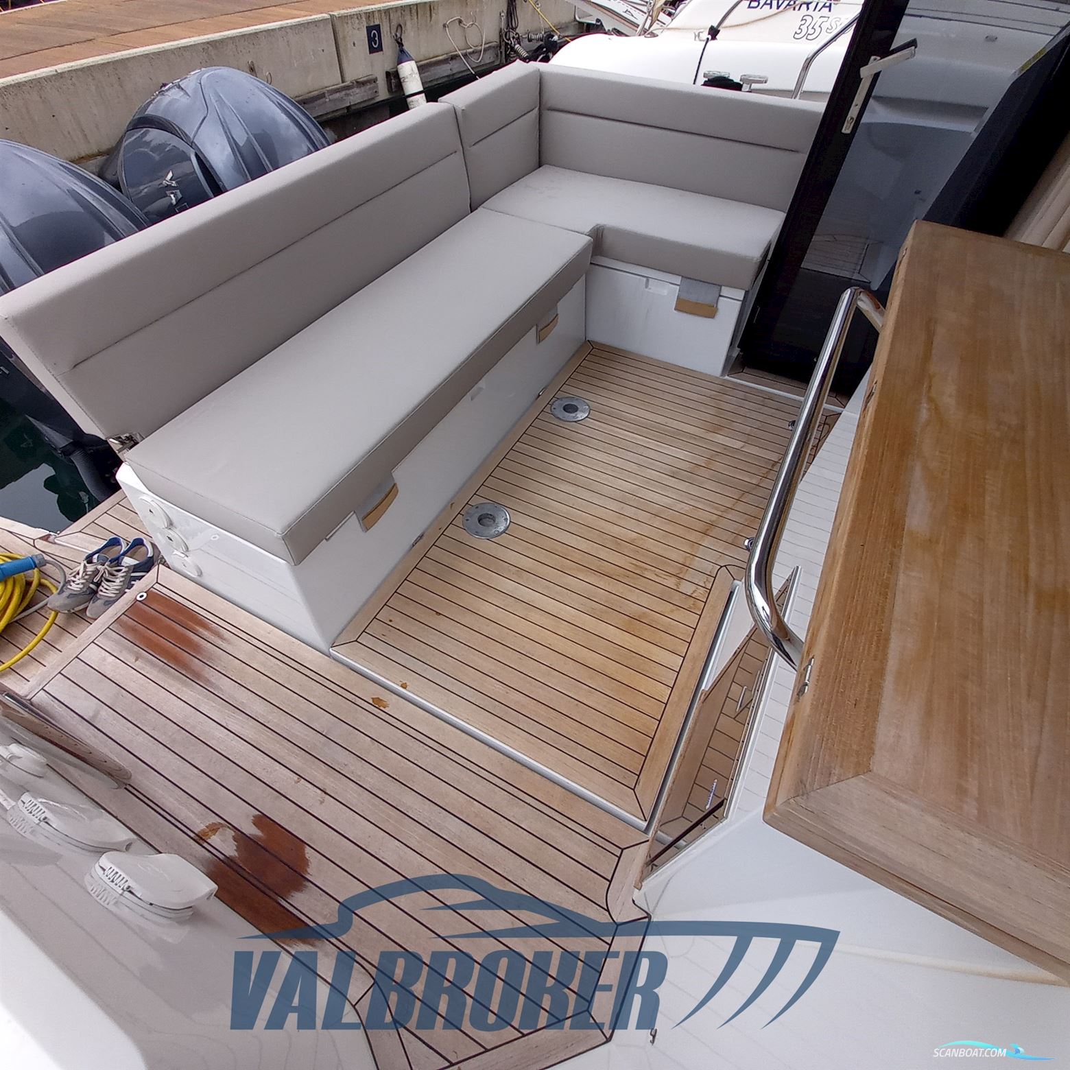 Sealine C335V