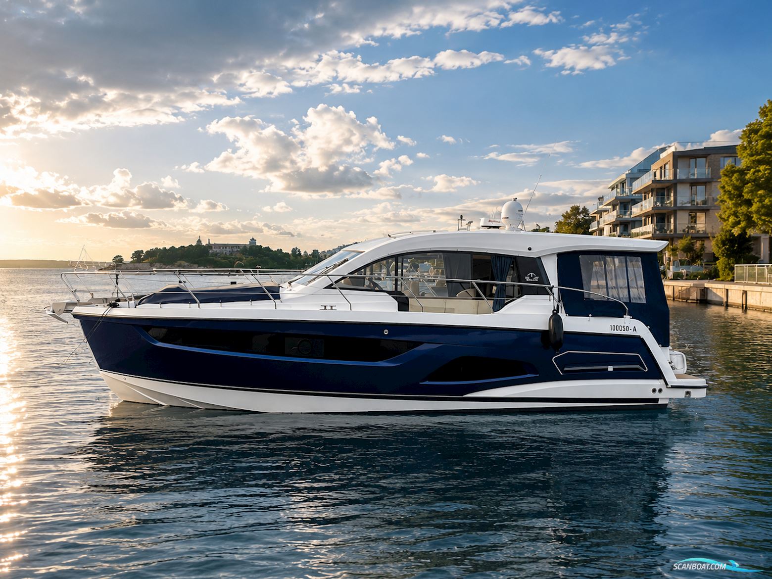 Sealine C390