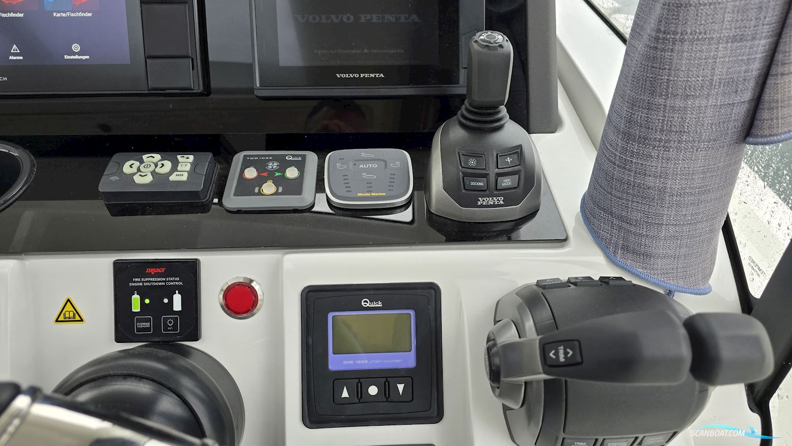 Sealine C390