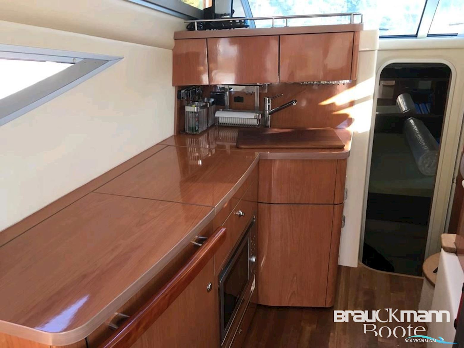 Sealine F 34