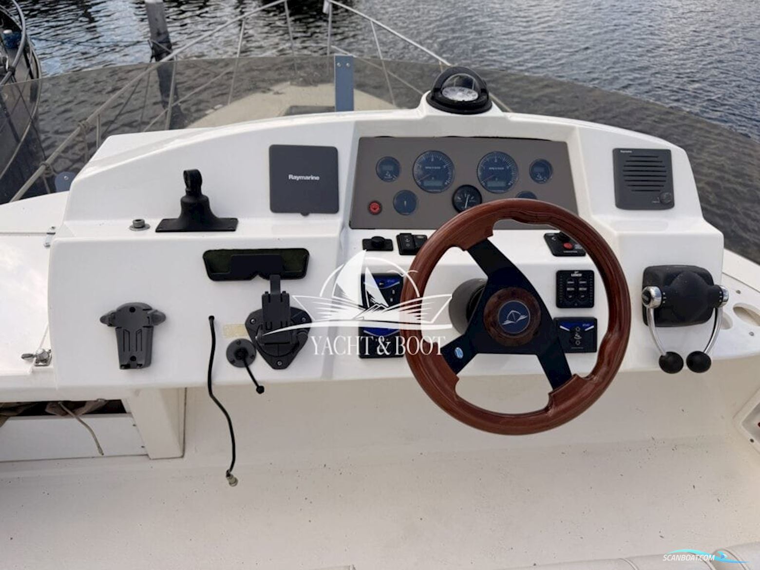 Sealine F 34