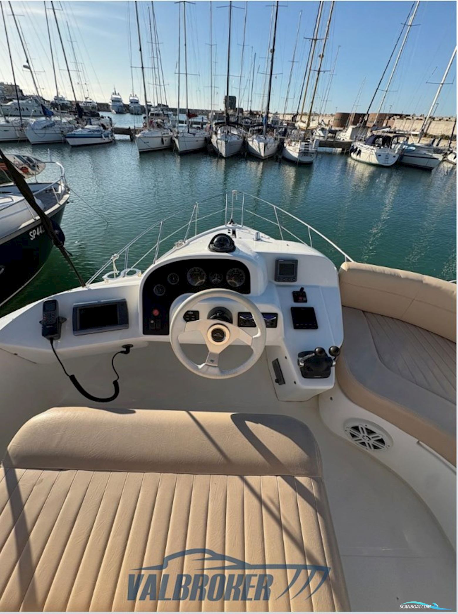 Sealine F 37