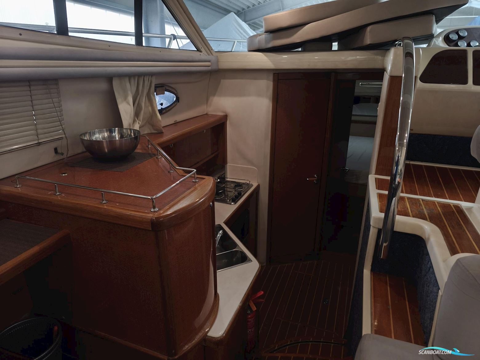 Sealine F 37