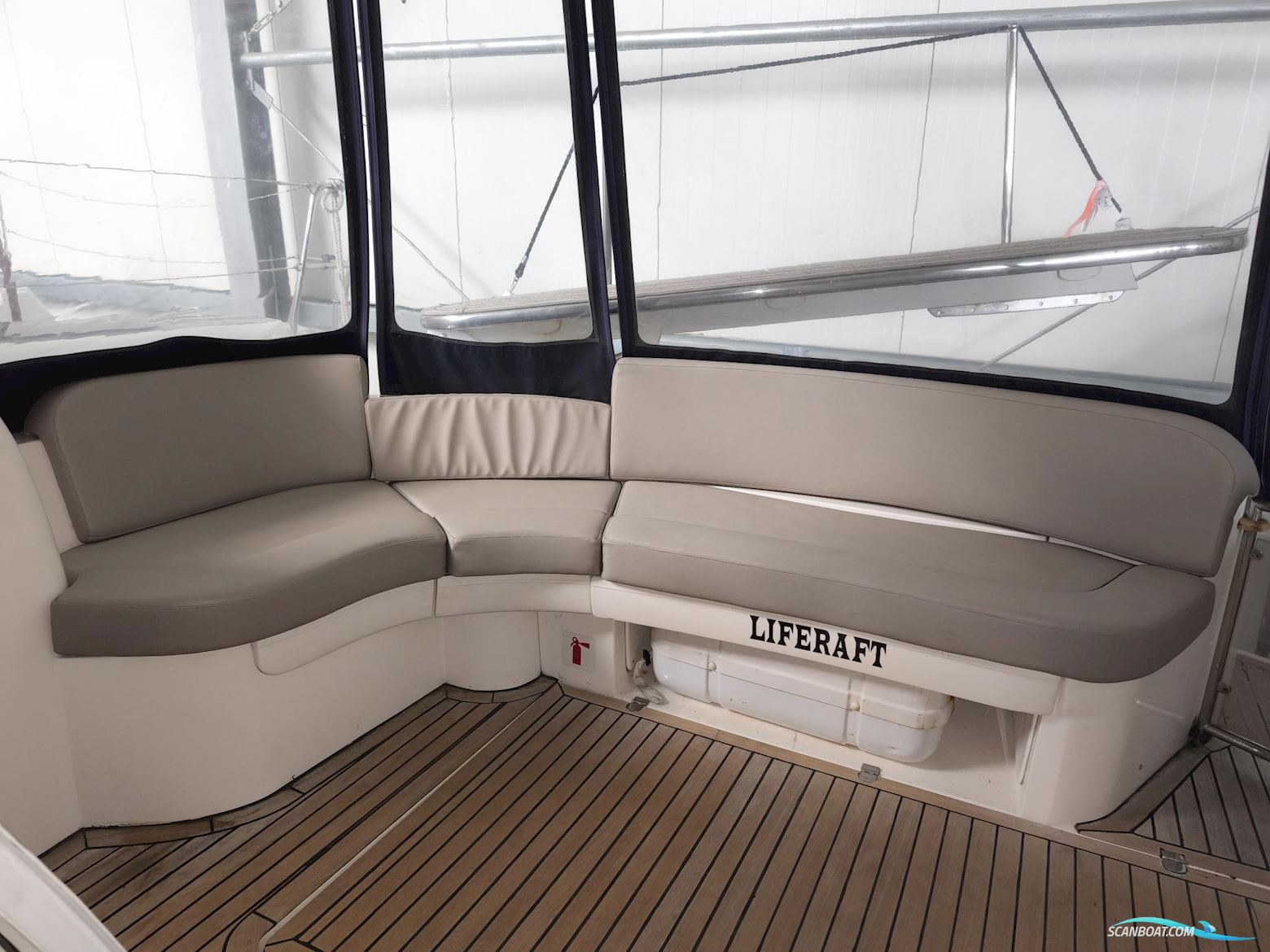 Sealine F 37