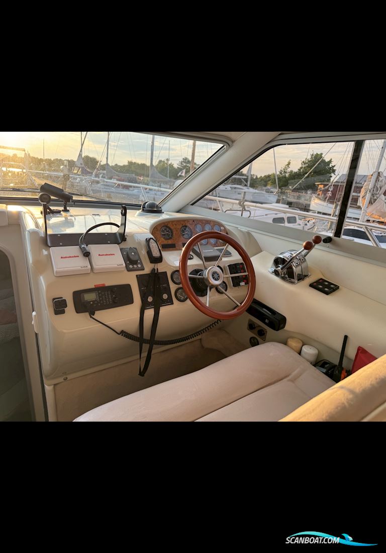 Sealine F33