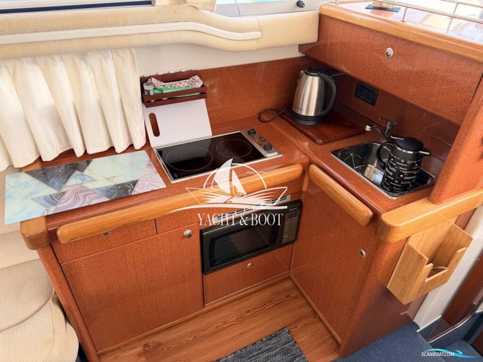 Sealine F330