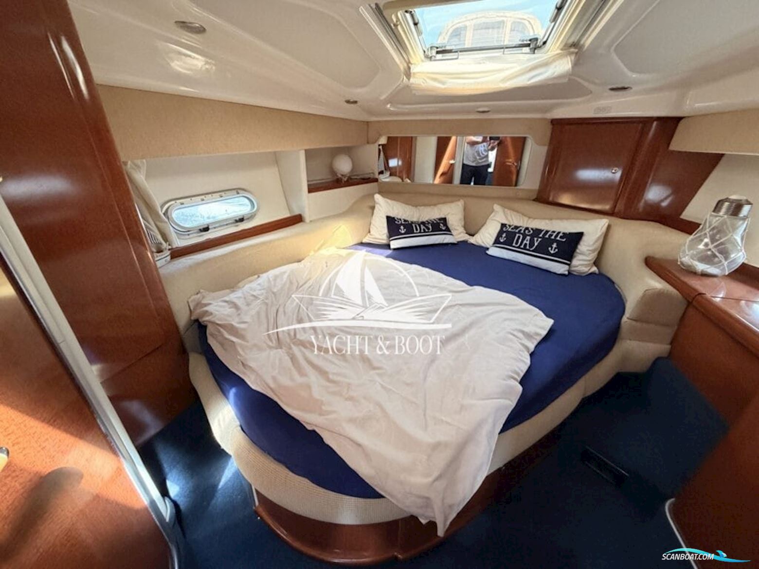 Sealine F330