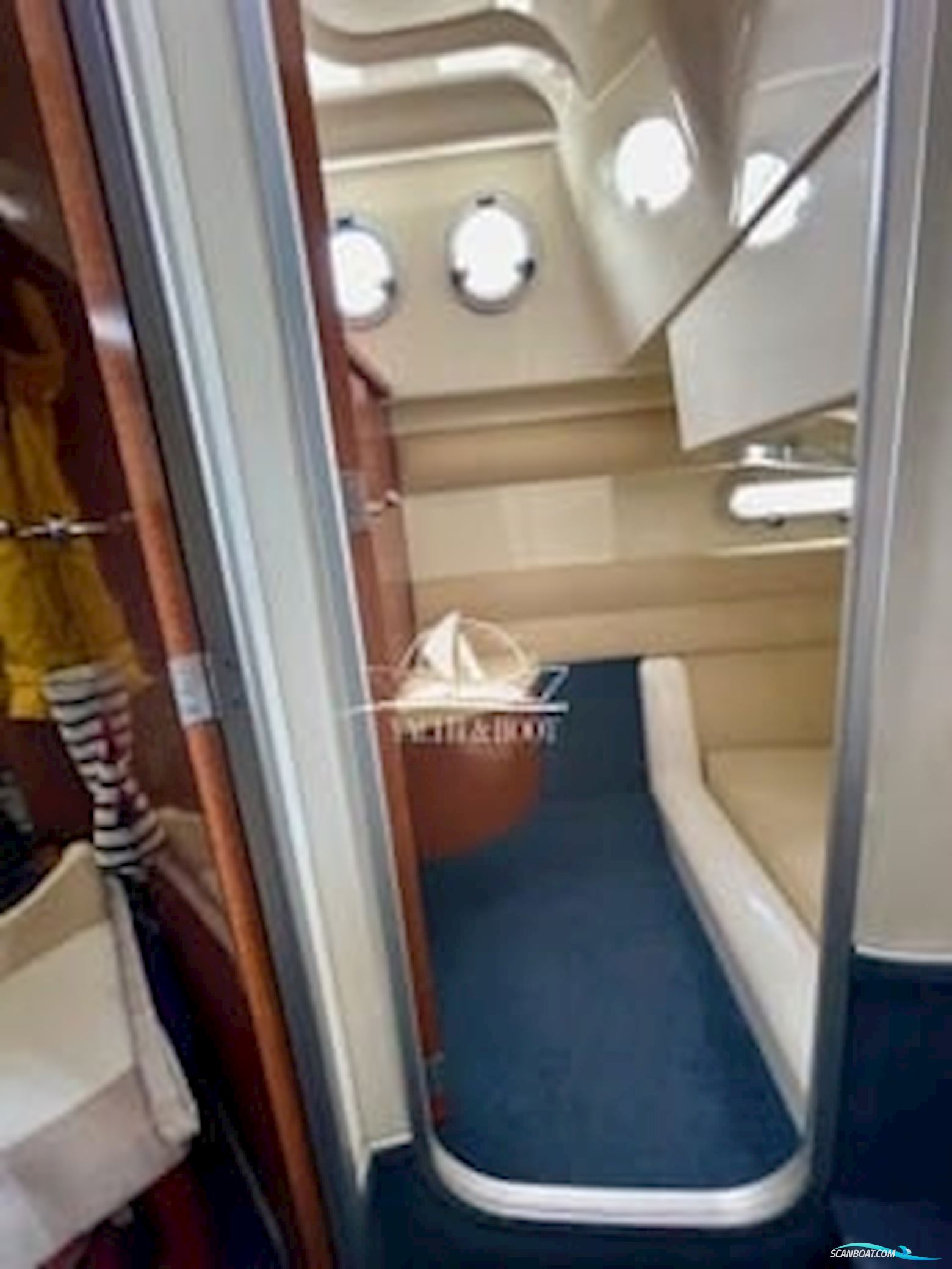 Sealine F330