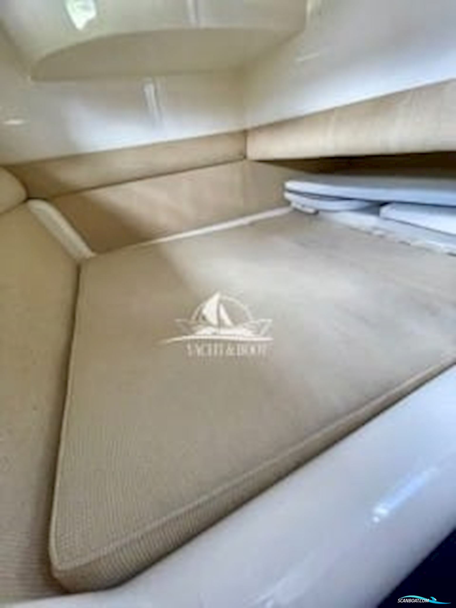 Sealine F330