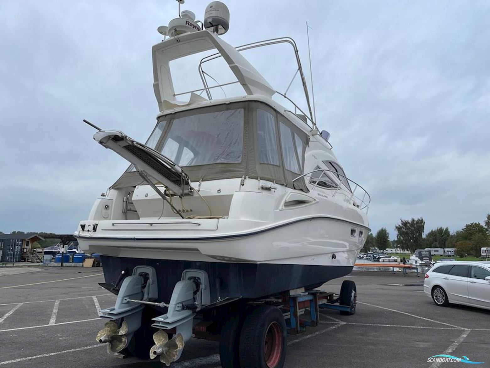 Sealine F34 Flybridge