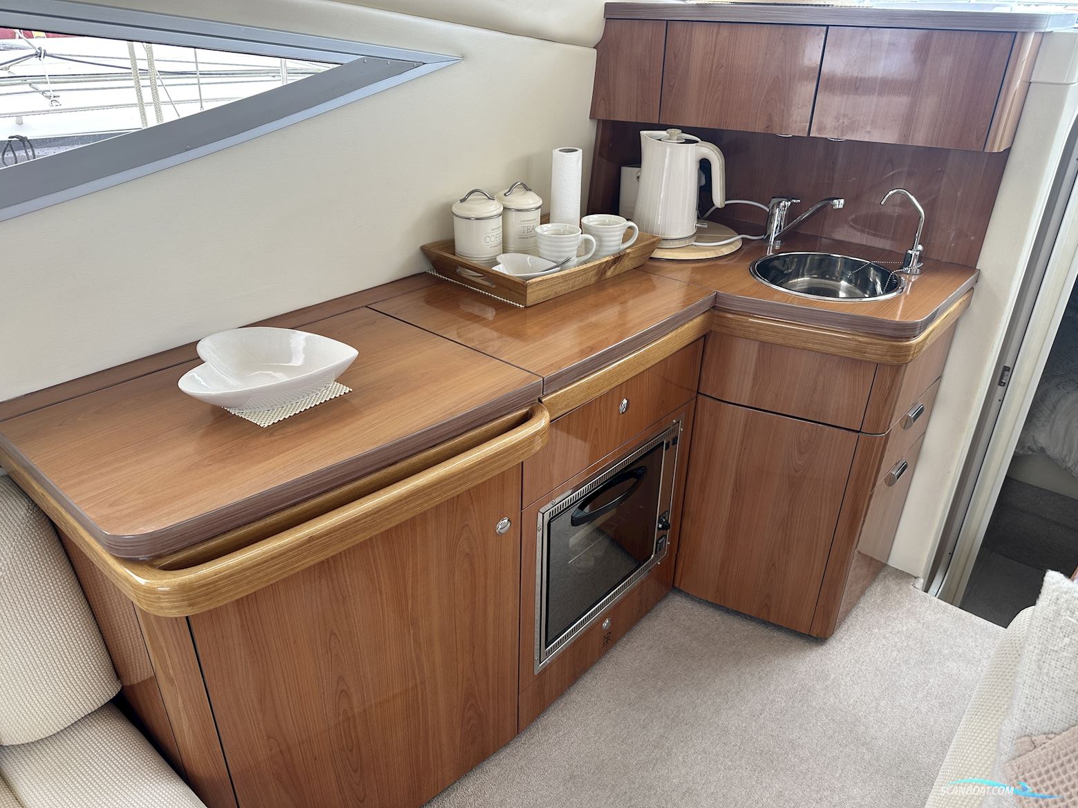 Sealine F34