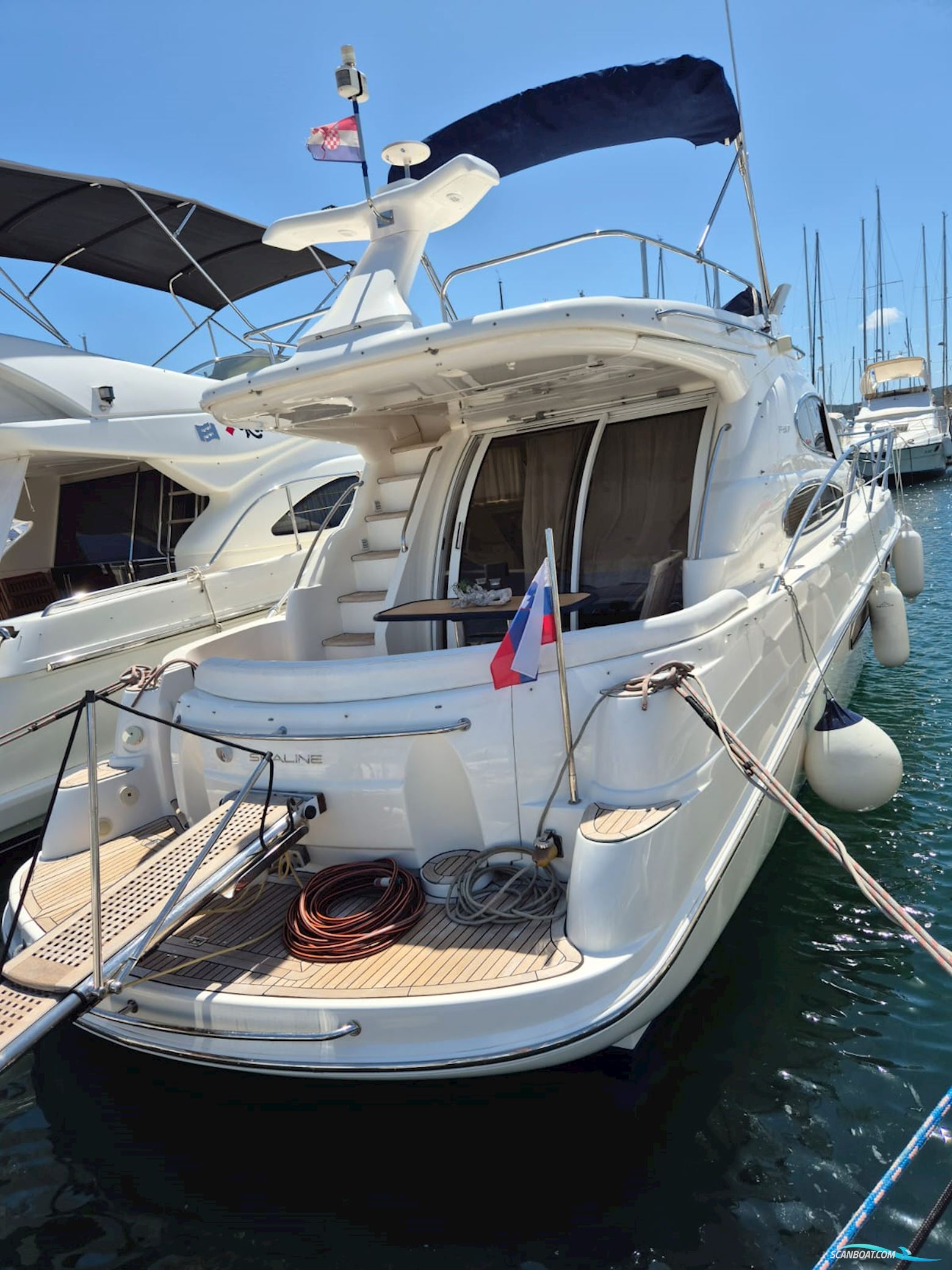Sealine F37
