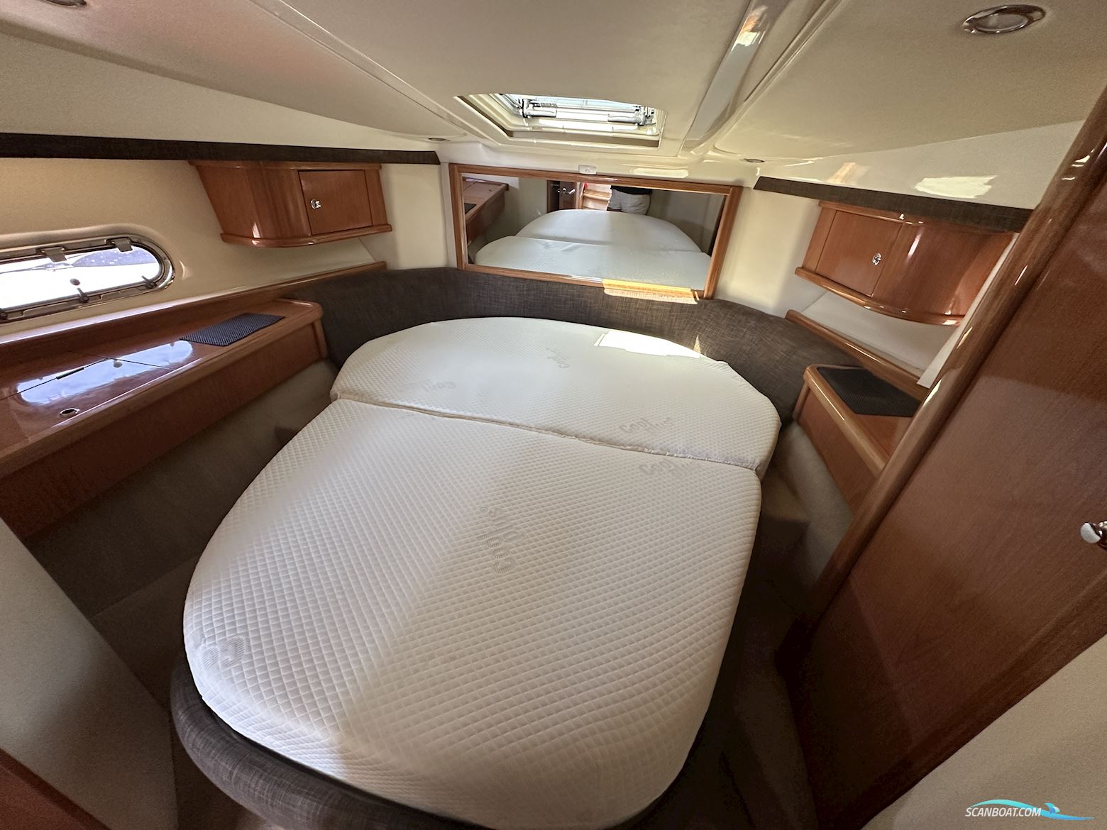 Sealine F37