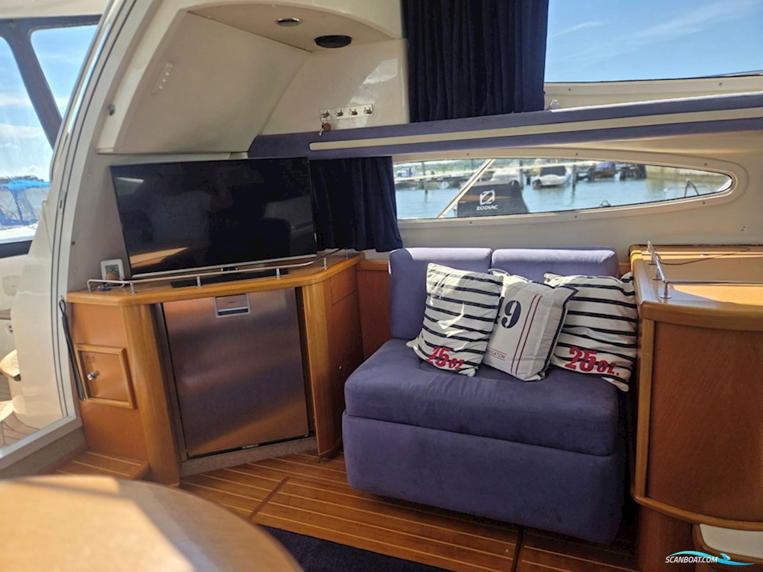 Sealine F37