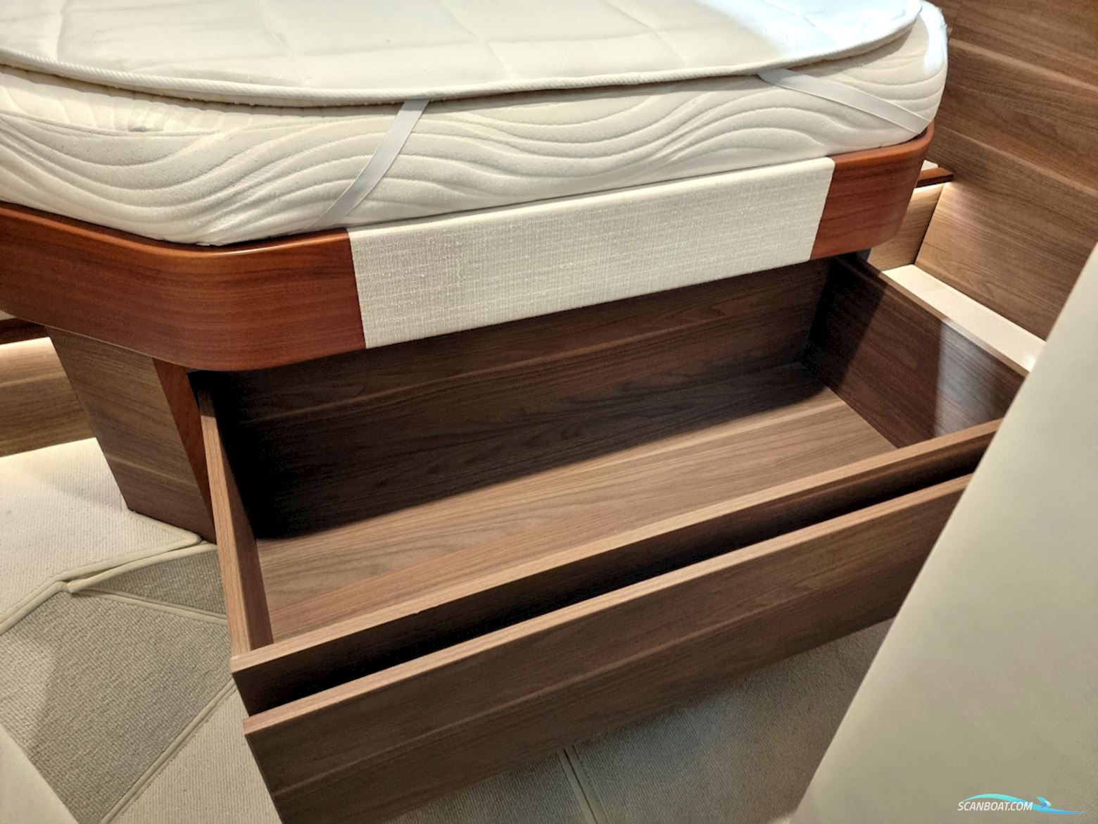 Sealine F380 Volvo Penta D6-330 EVC