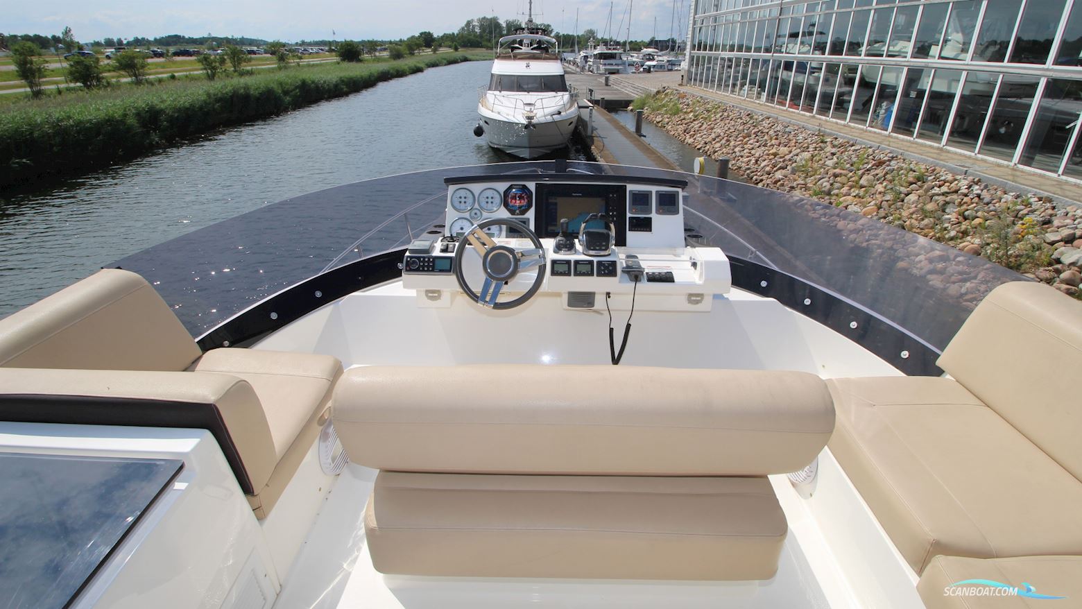 Sealine F42 