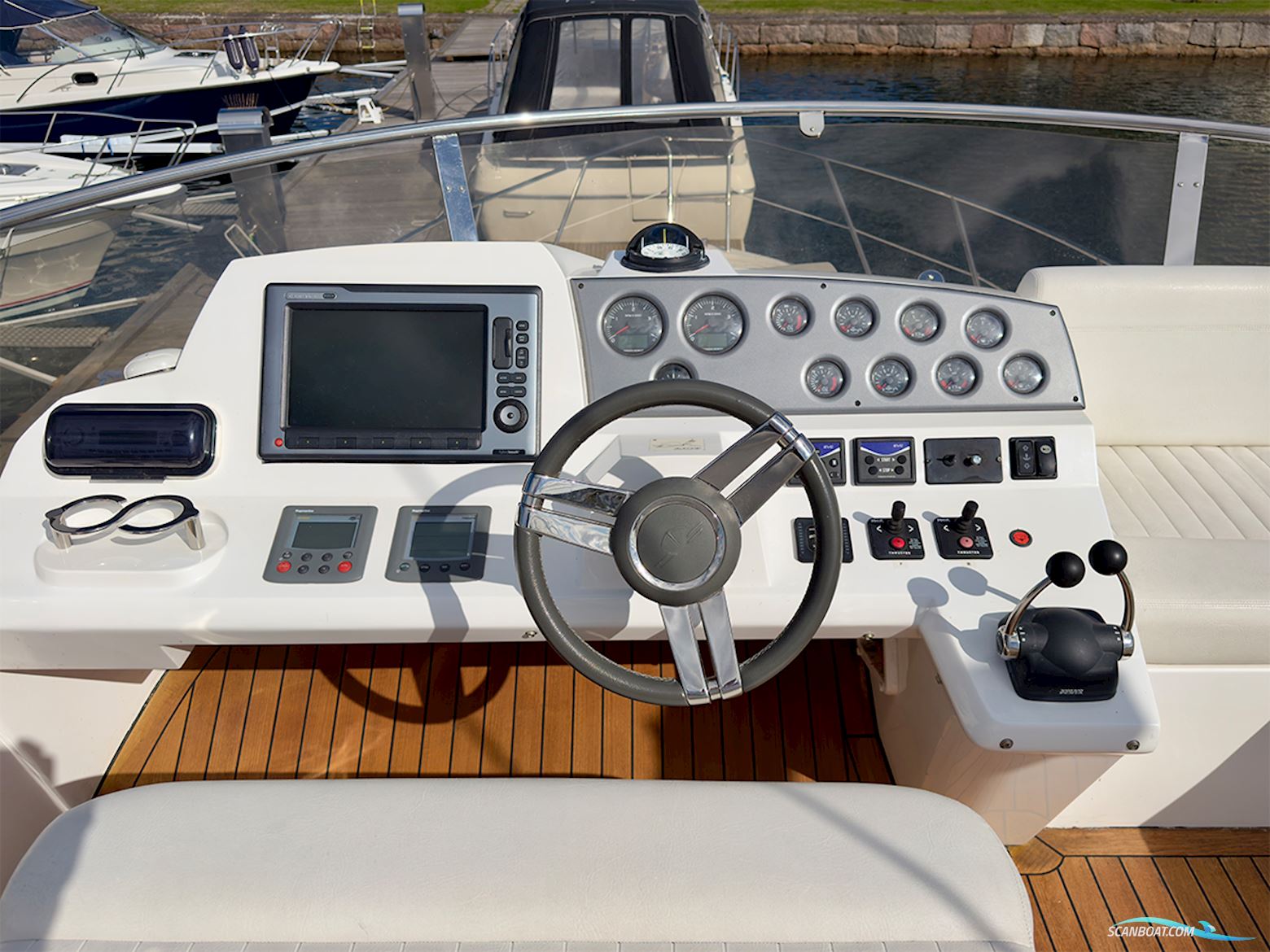 Sealine F42/5
