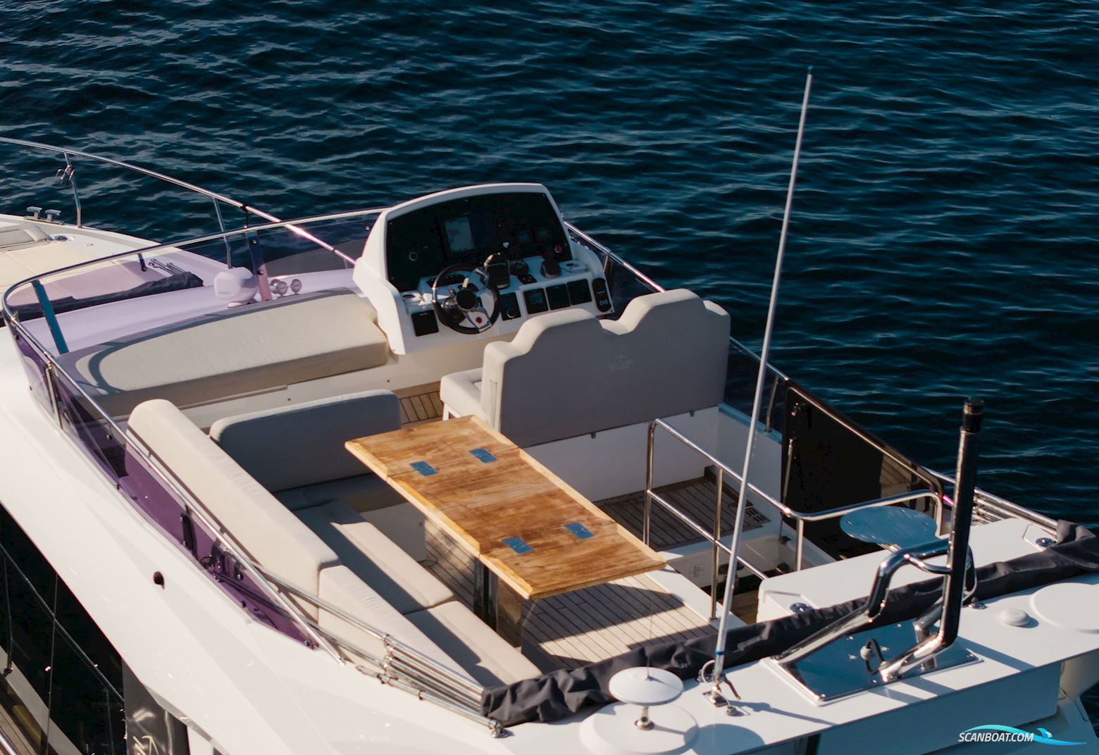 Sealine F430 - Fybridge