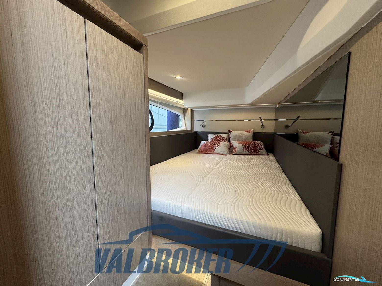 Sealine F430