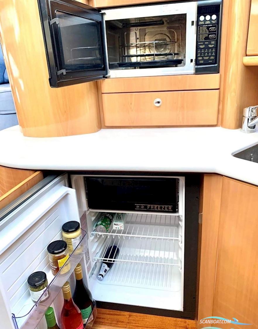 Sealine F44, Flybridge