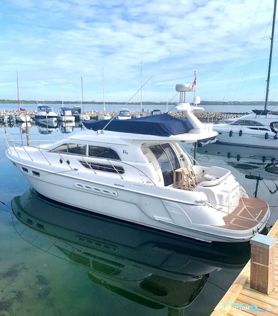 Sealine F44, Flybridge