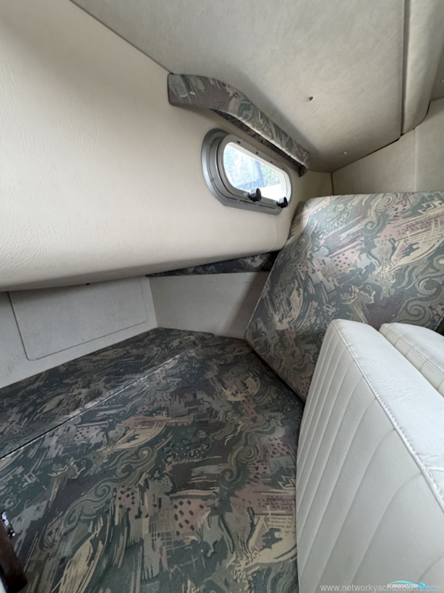 Sealine International 28
