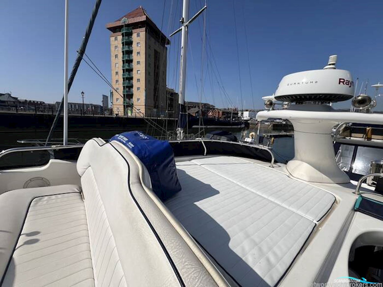 Sealine International 330 Statesman