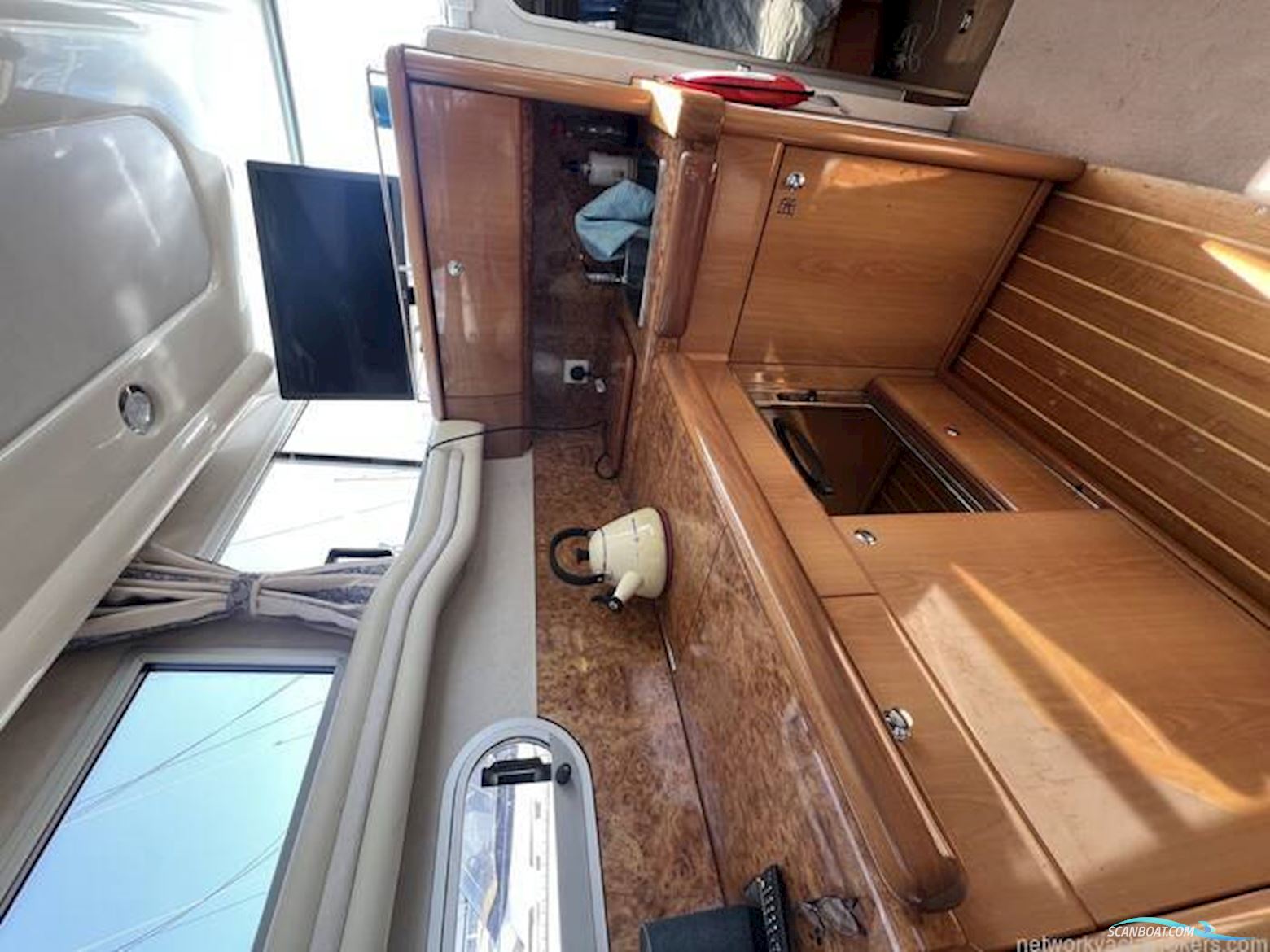 Sealine International 330 Statesman