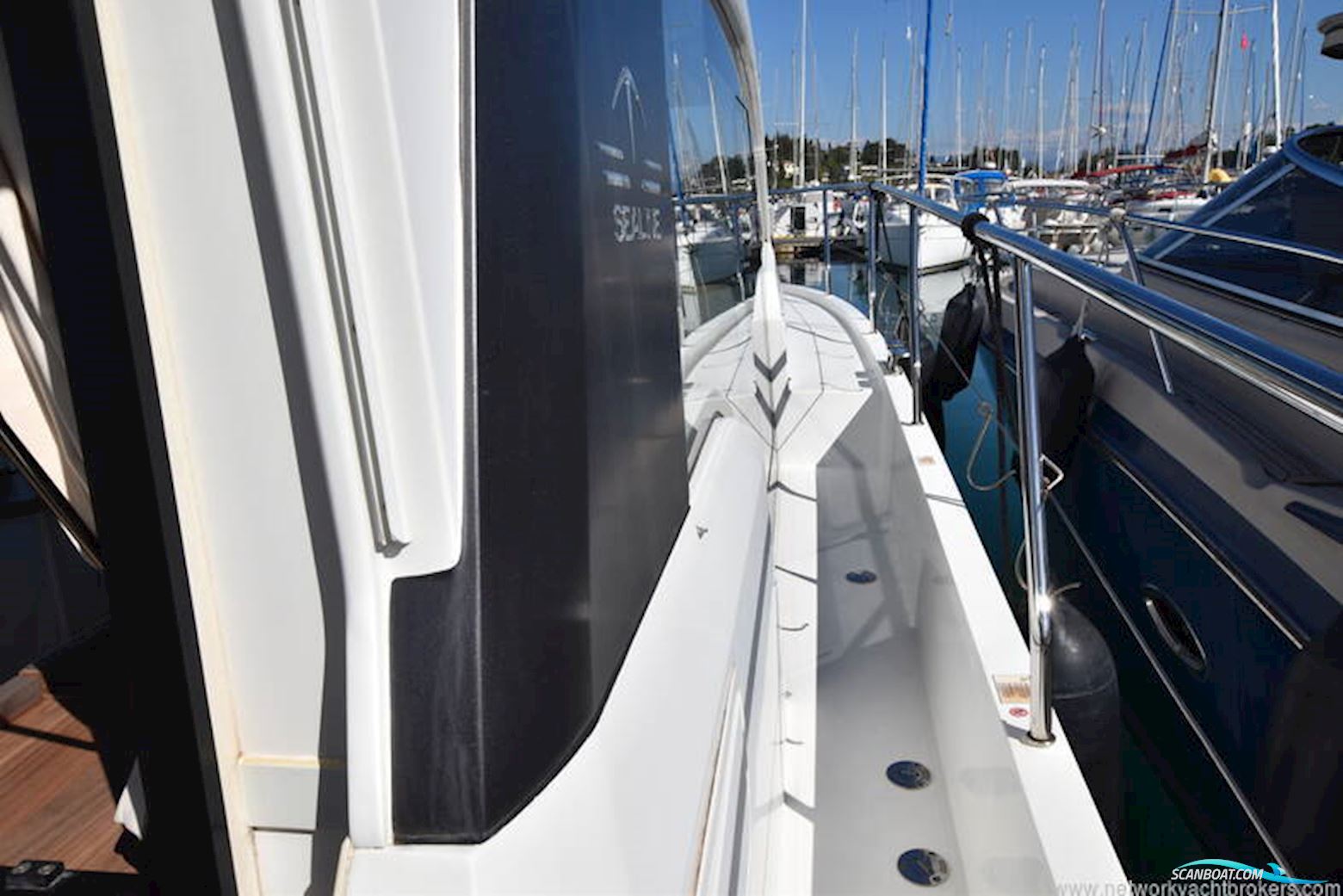 Sealine International C330