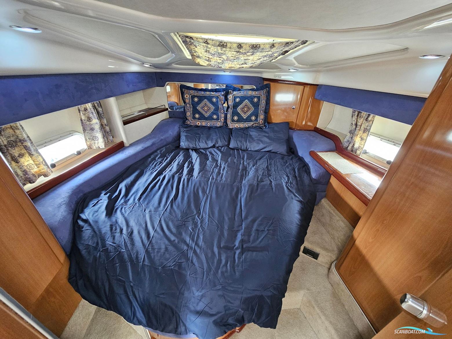 Sealine International F33