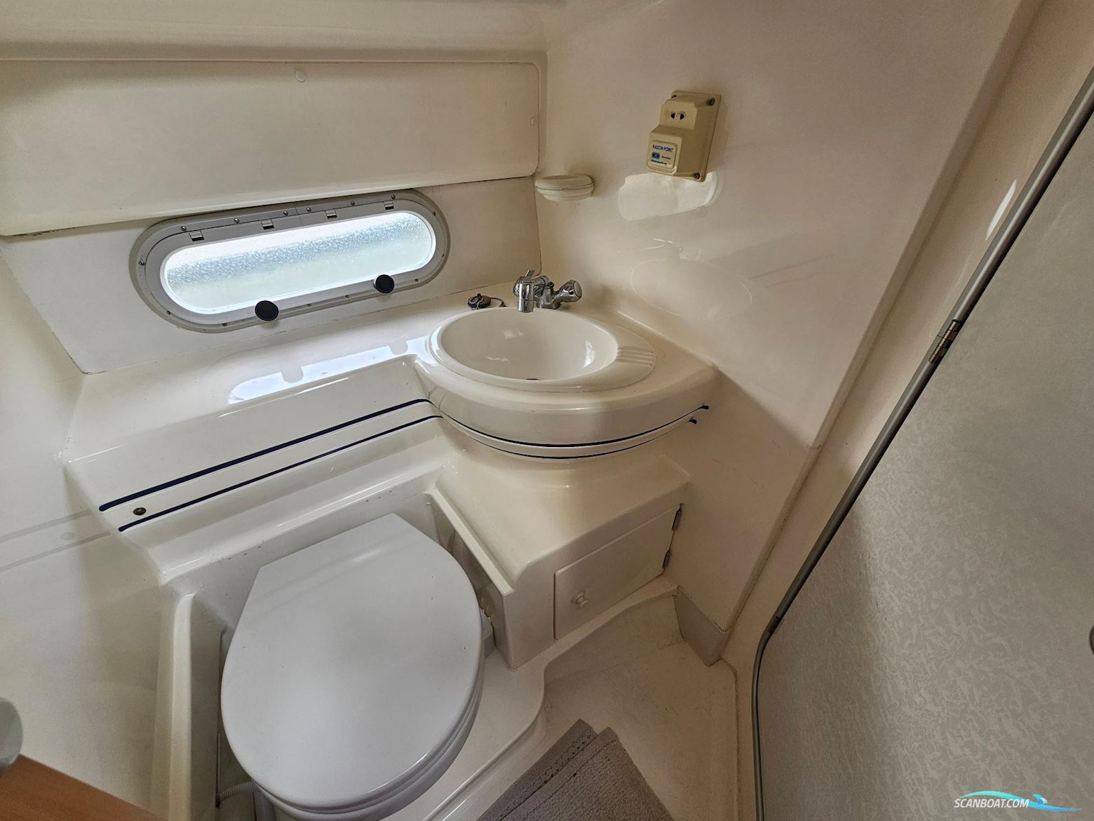 Sealine International F33