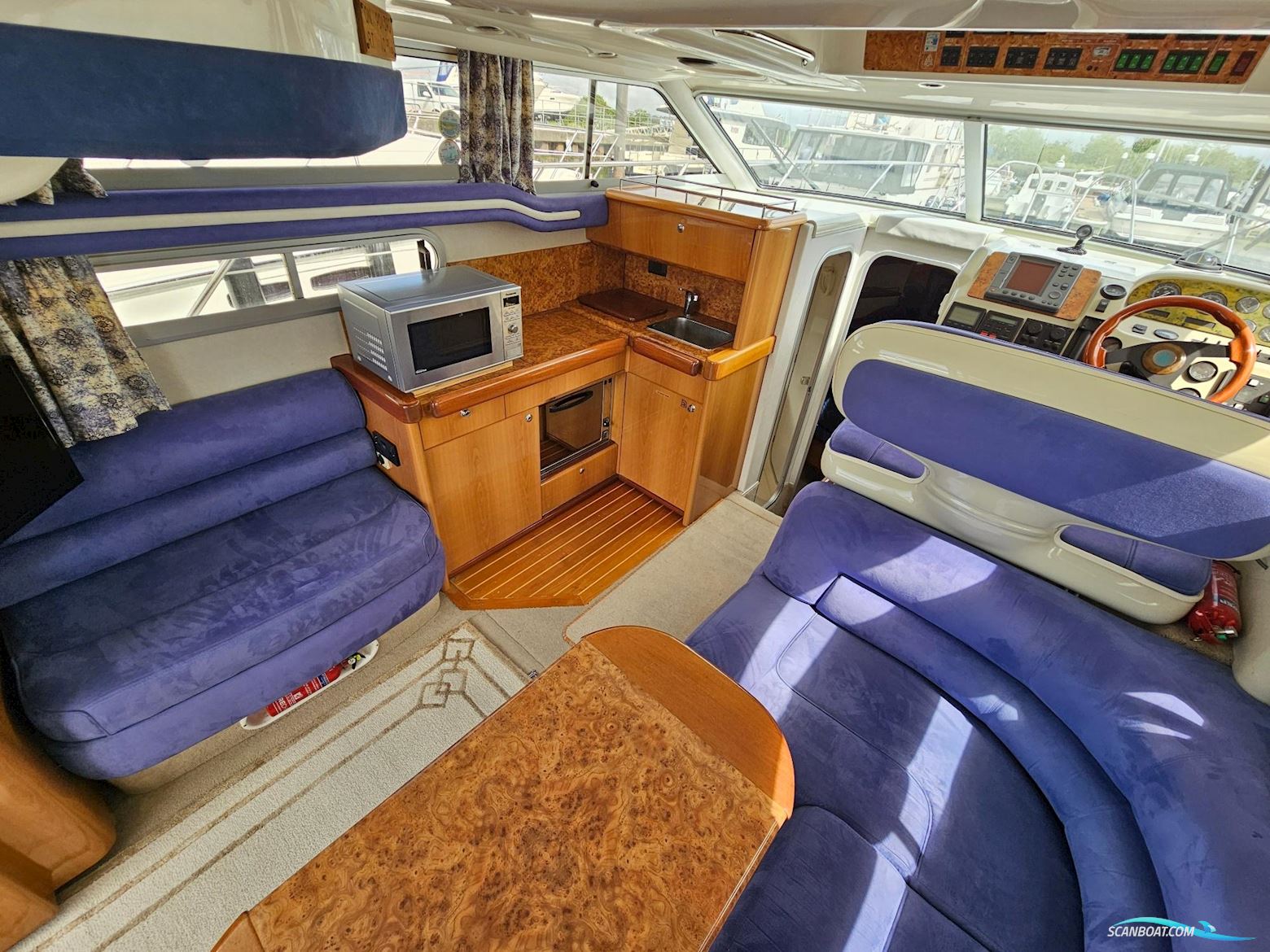 Sealine International F33