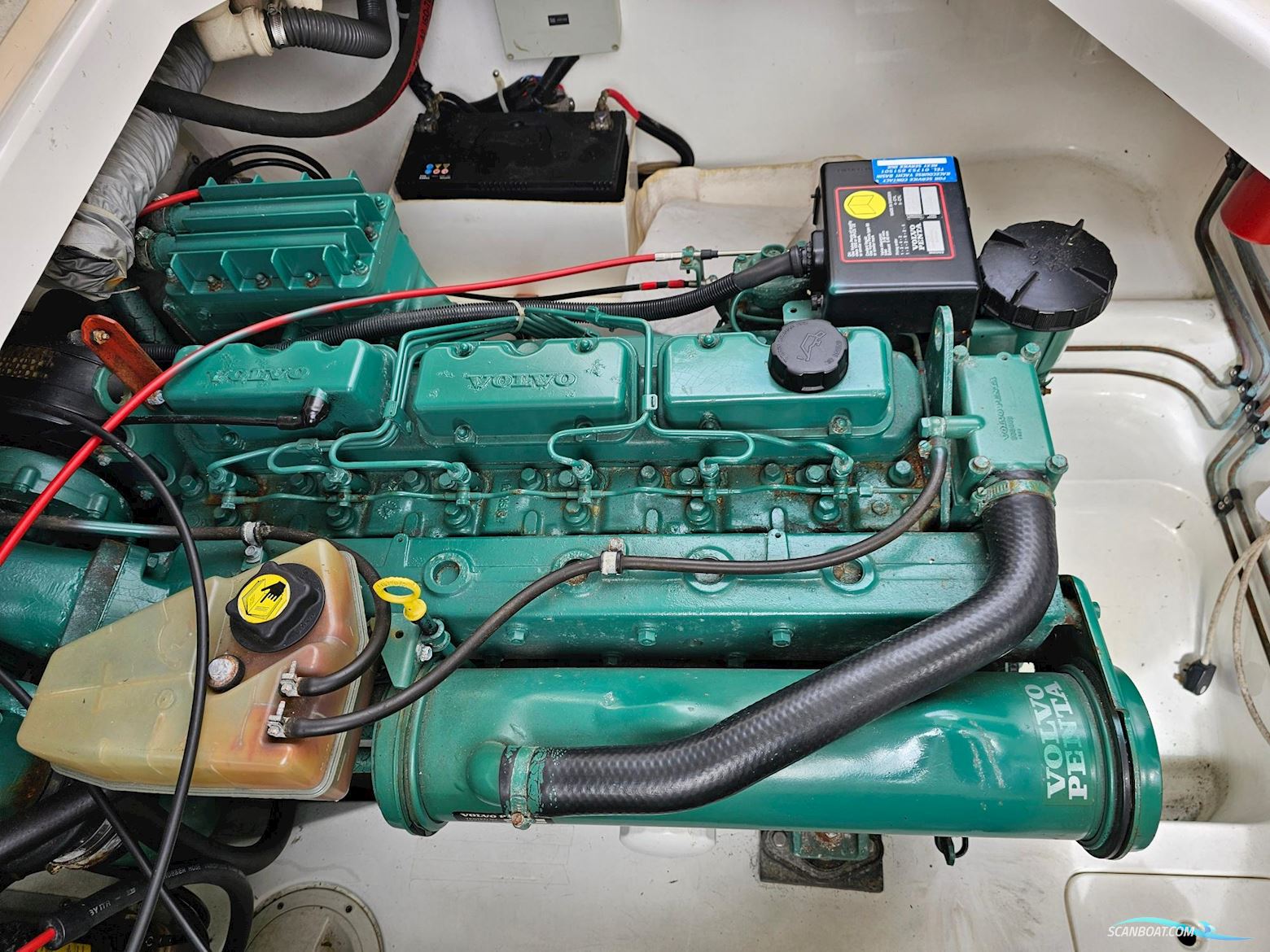 Sealine International F33