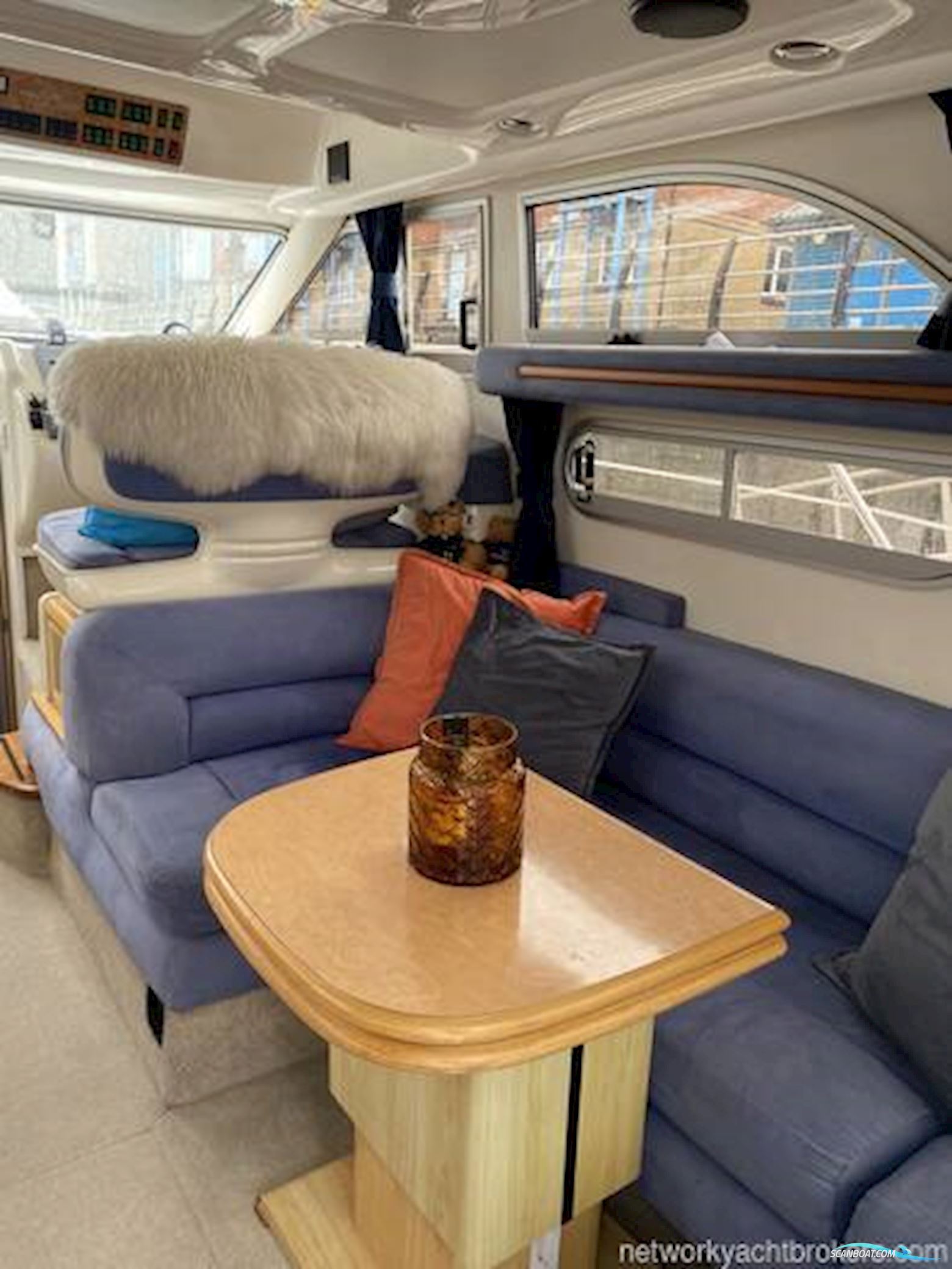 Sealine International F33