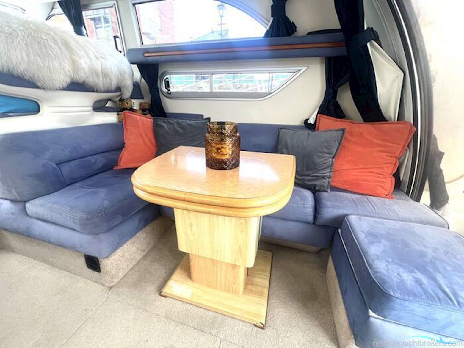 Sealine International F33