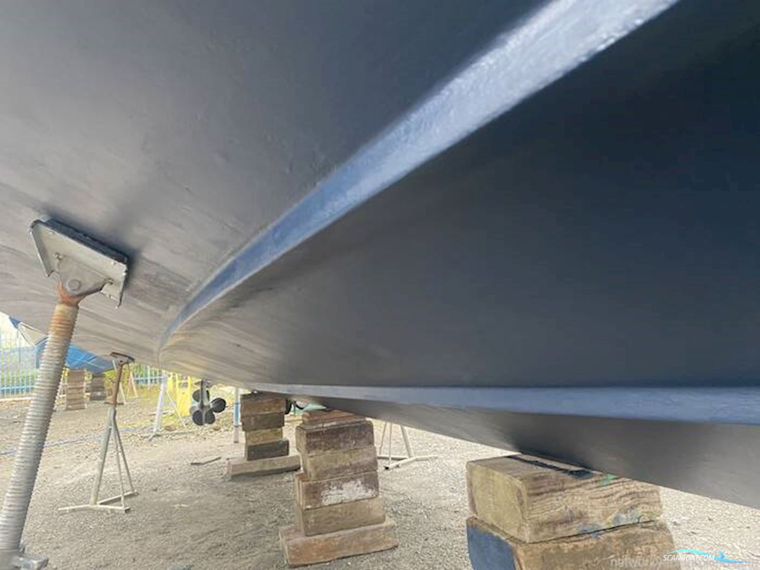 Sealine International F33