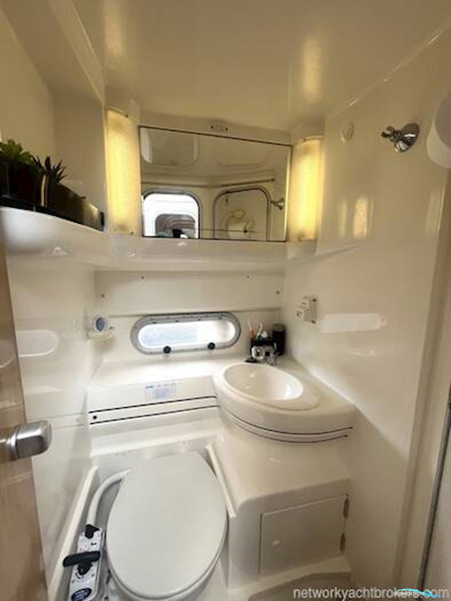 Sealine International F33