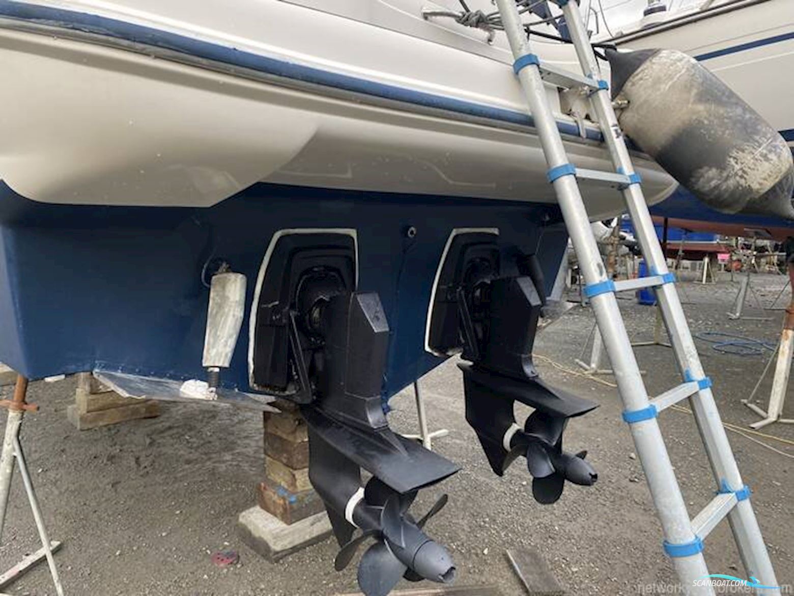 Sealine International F33