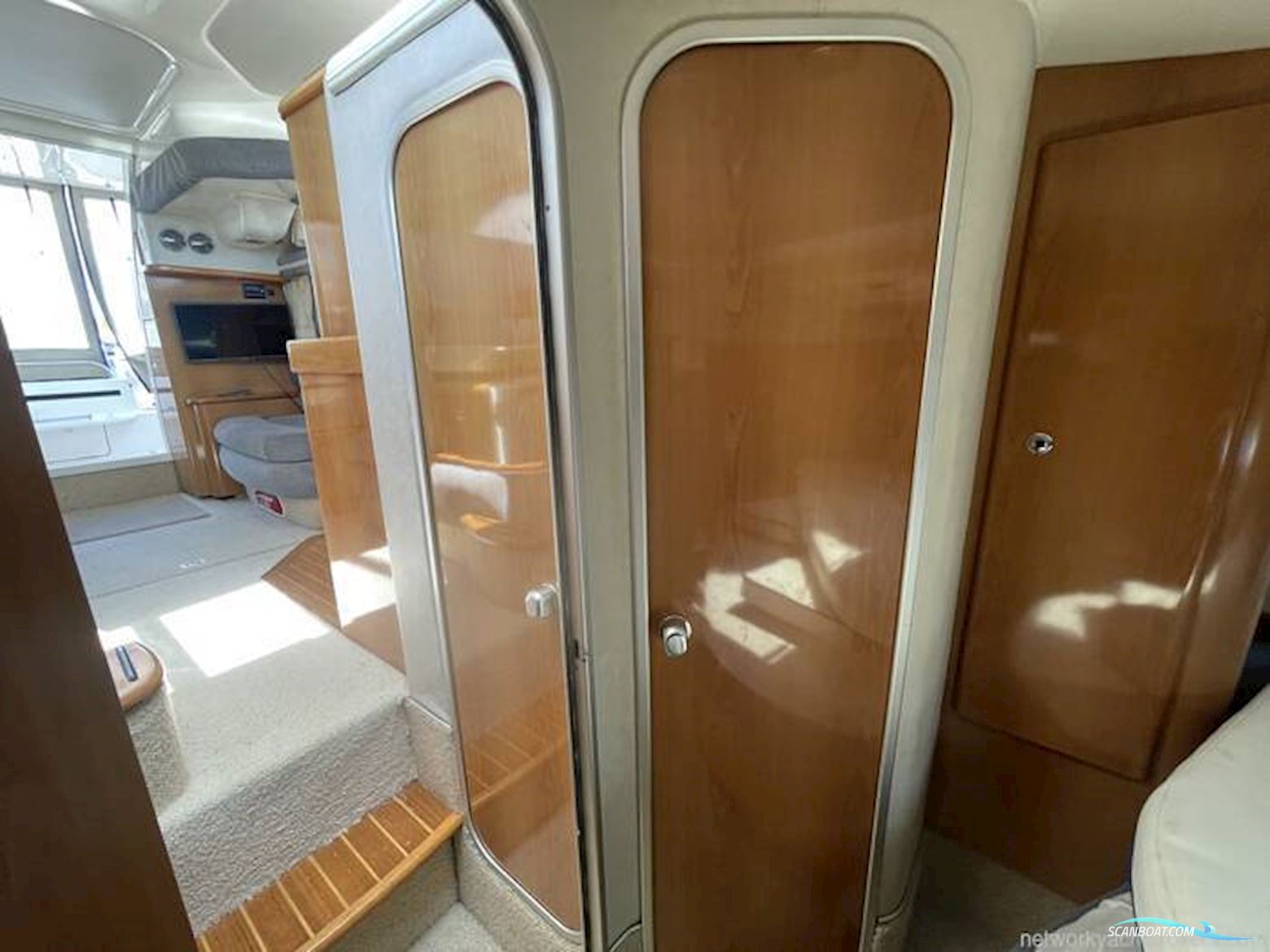 Sealine International F33