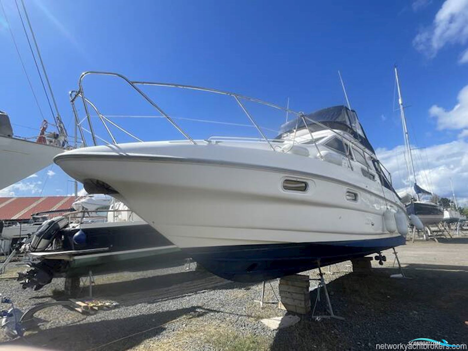Sealine International F33