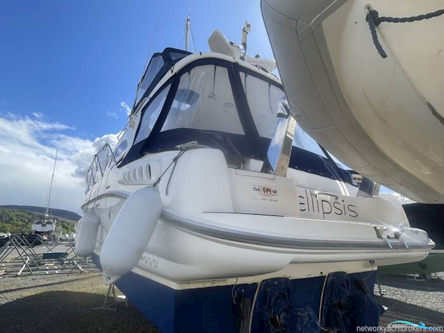 Sealine International F33