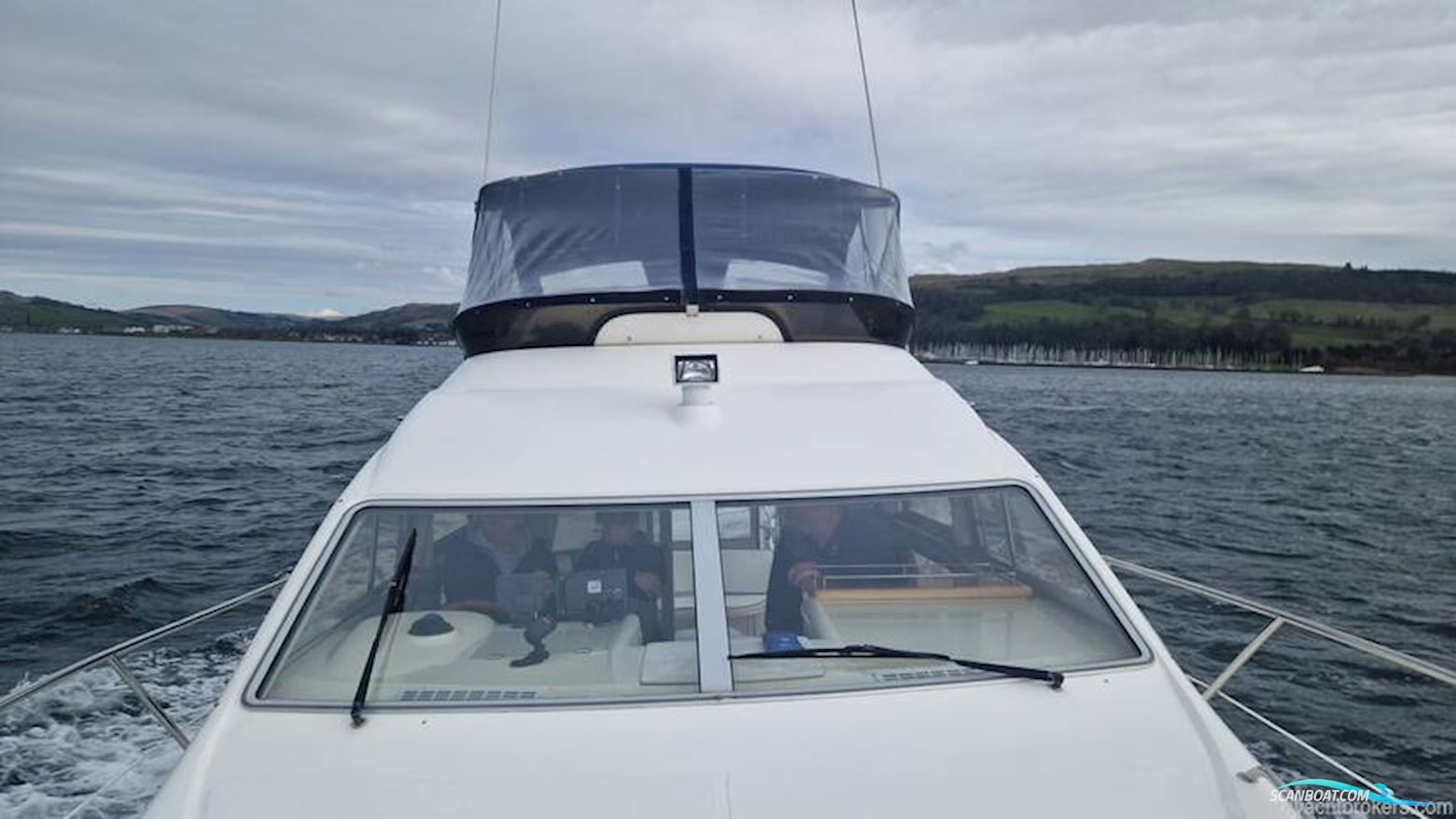 Sealine International F33
