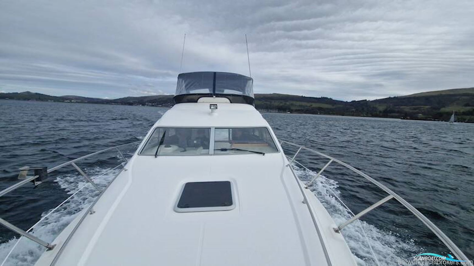 Sealine International F33